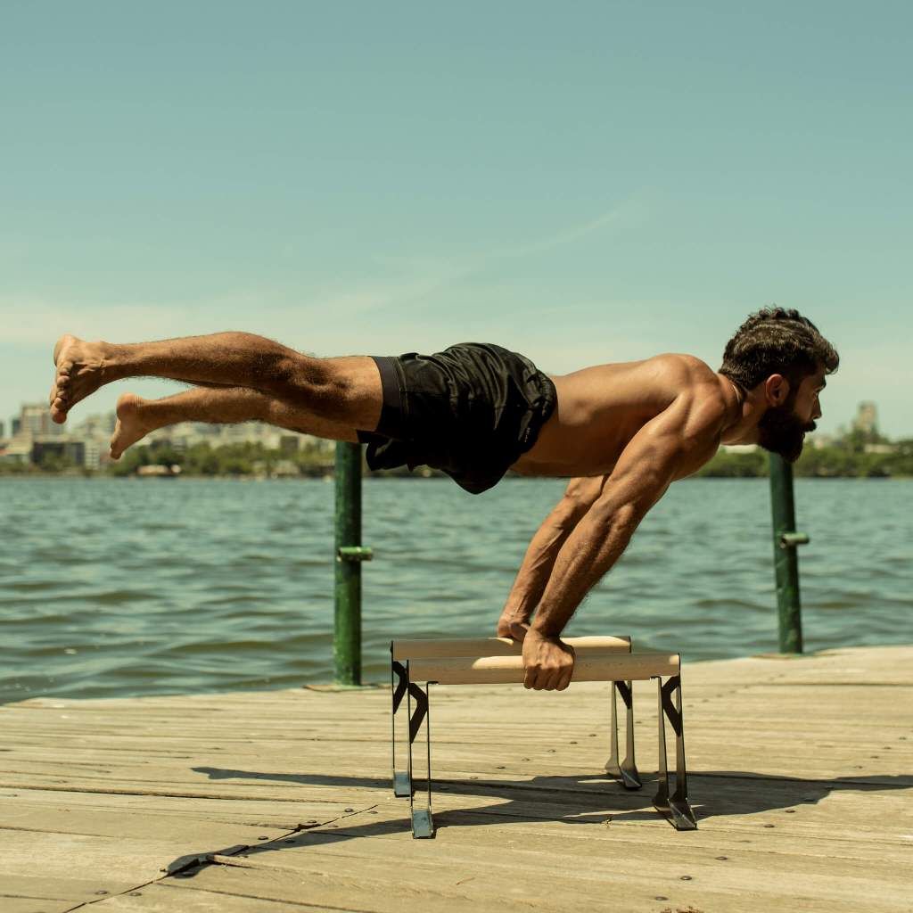 [B-Ware] Holz Parallettes mit ergonomischem Holzgriff und Blech Füßen, low oder medium Ausführung